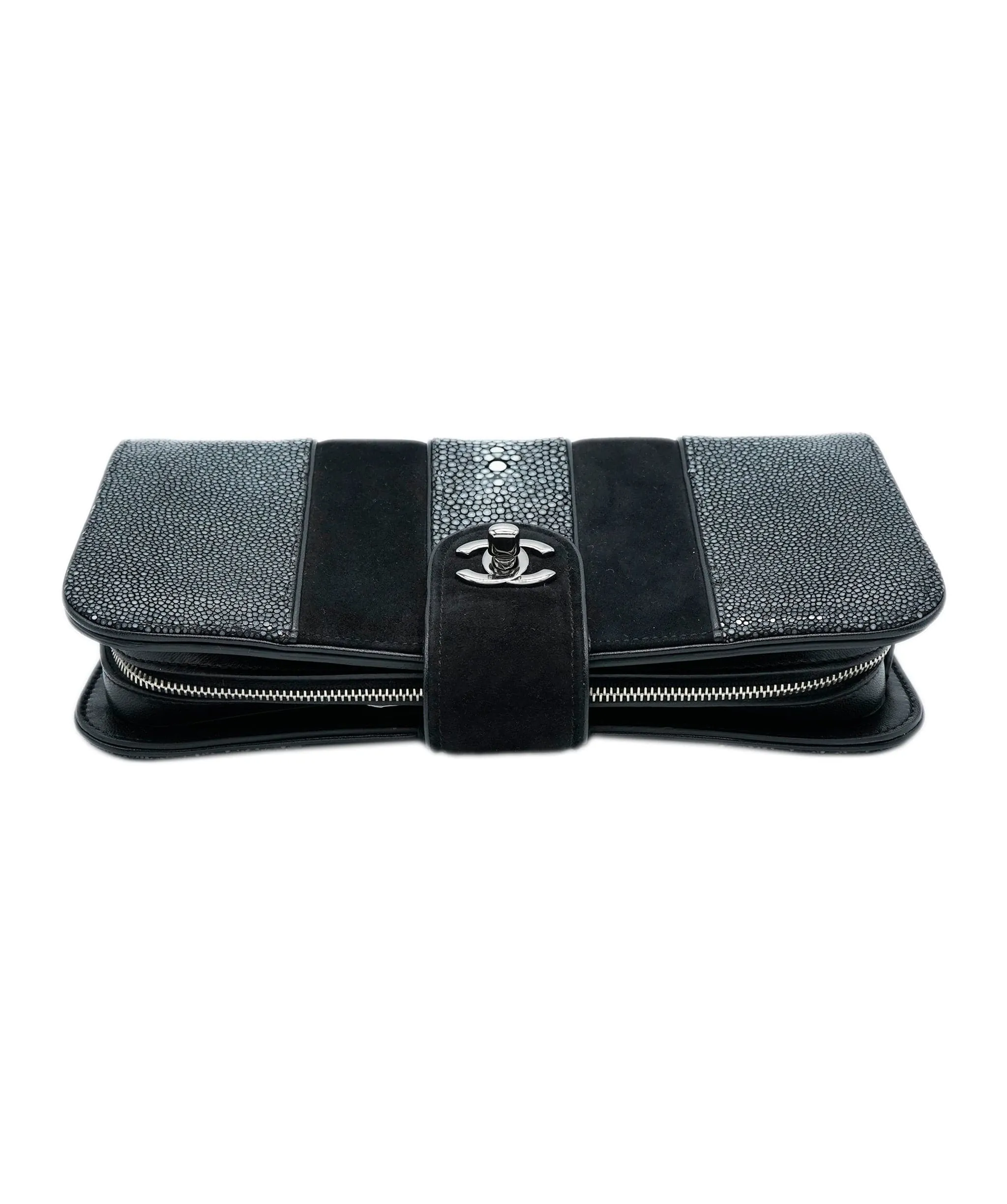 Chanel black stingray clutch ALL0314