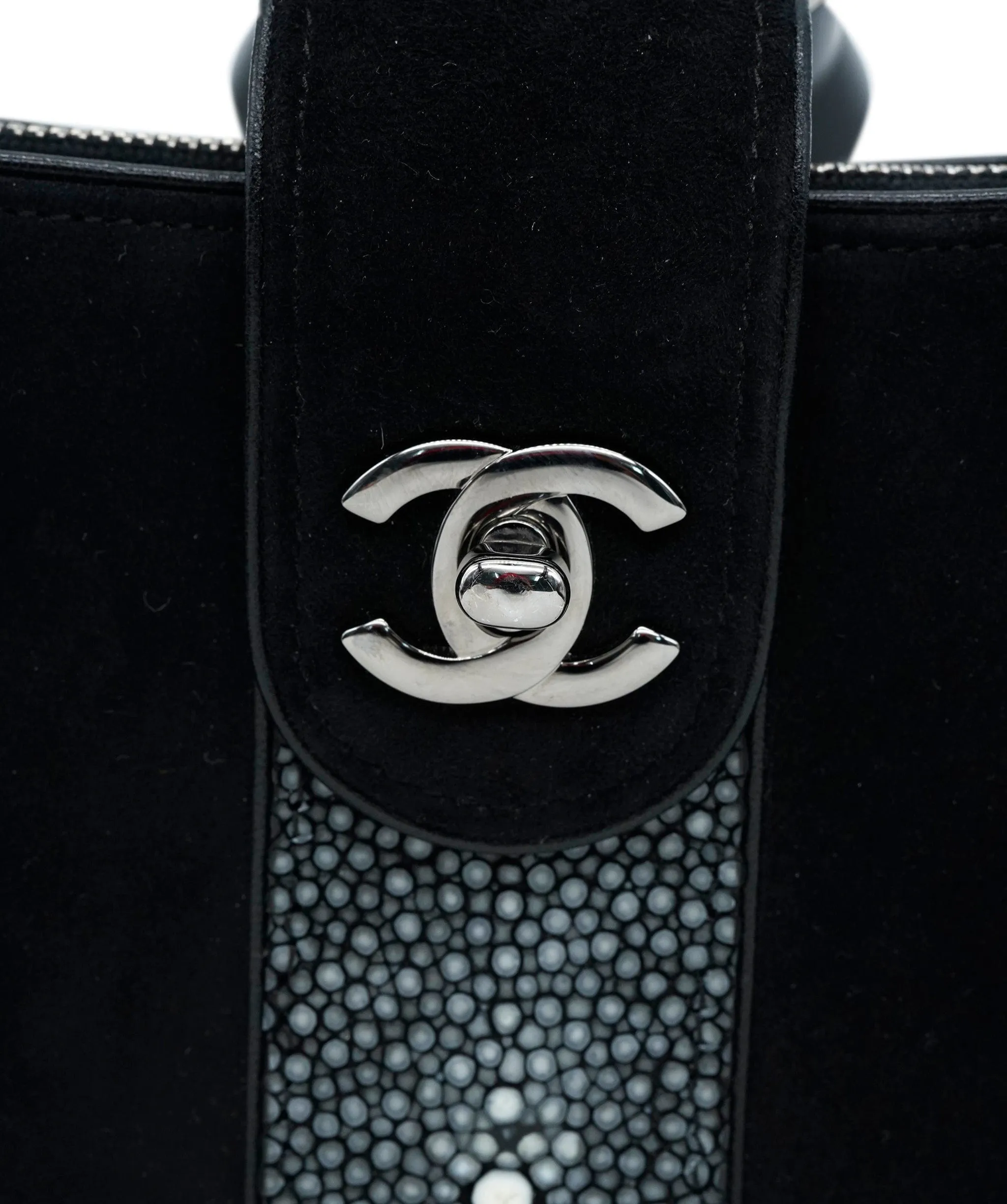 Chanel black stingray clutch ALL0314