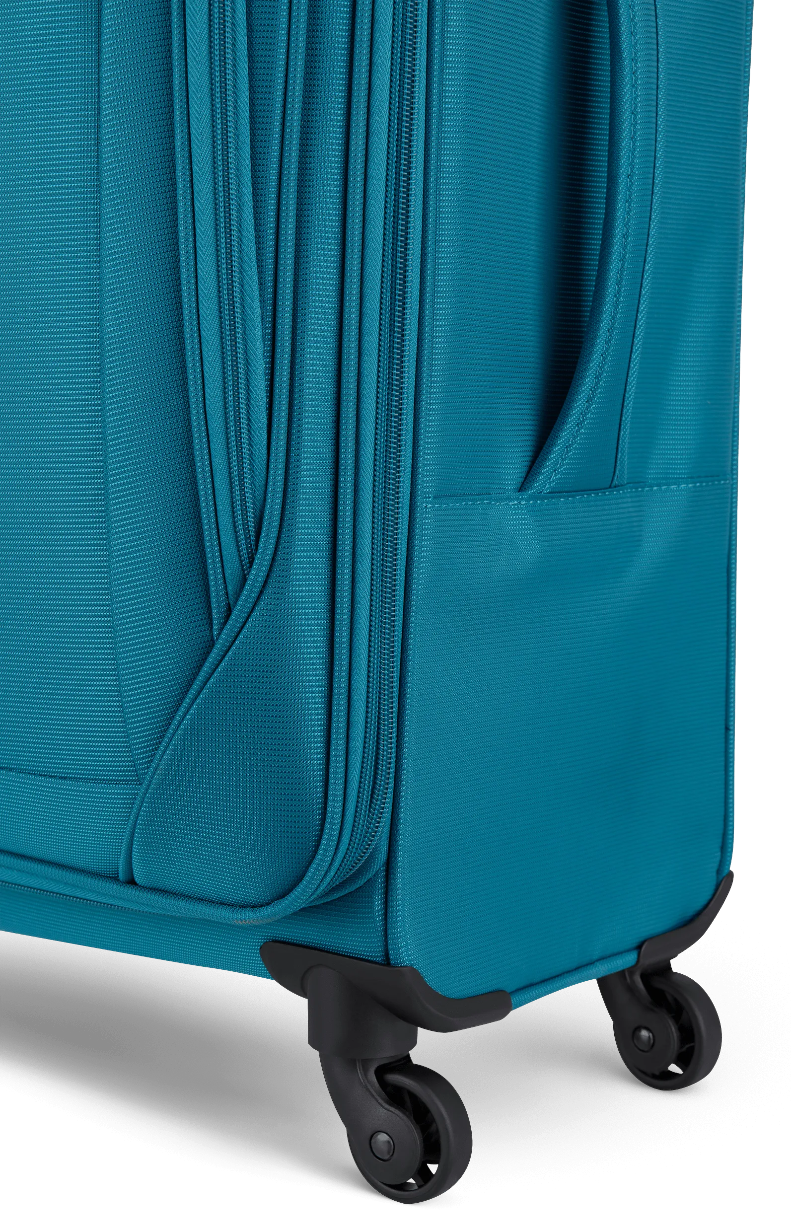 Swiss Gear Marumo Collection Medium Expandable Upright Luggage