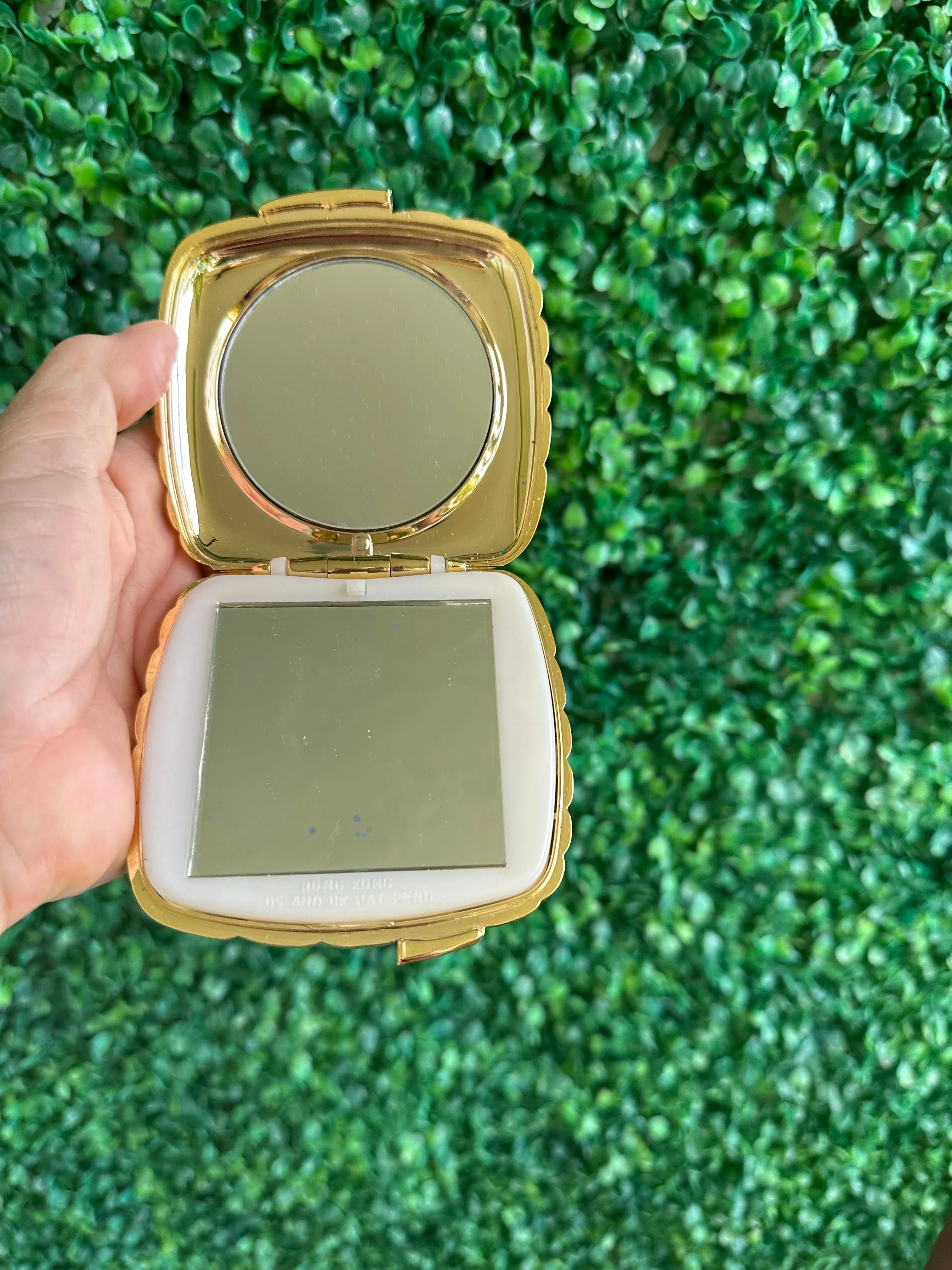 Vintage Gold tone Make up mirror compact case